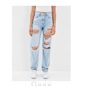 American Eagle Baggy Fit Mom Jeans